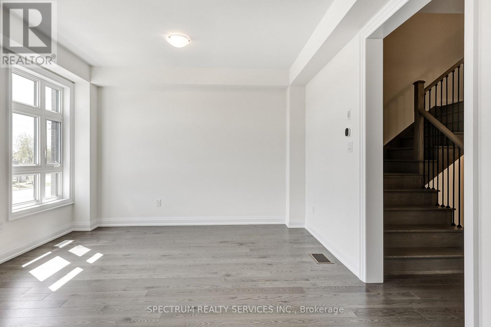 72 ADARIO CRESCENT - 18