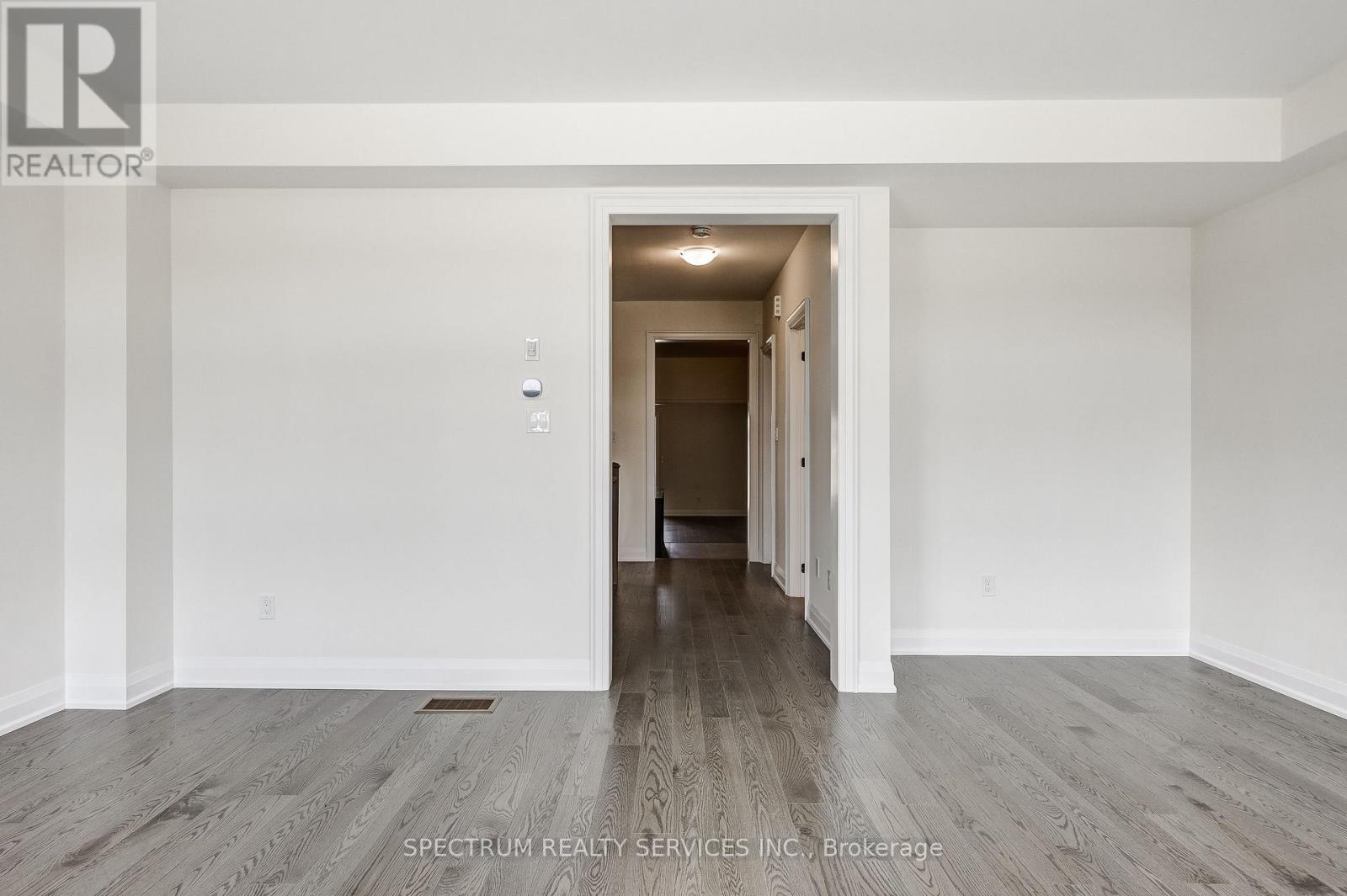 72 ADARIO CRESCENT - 21
