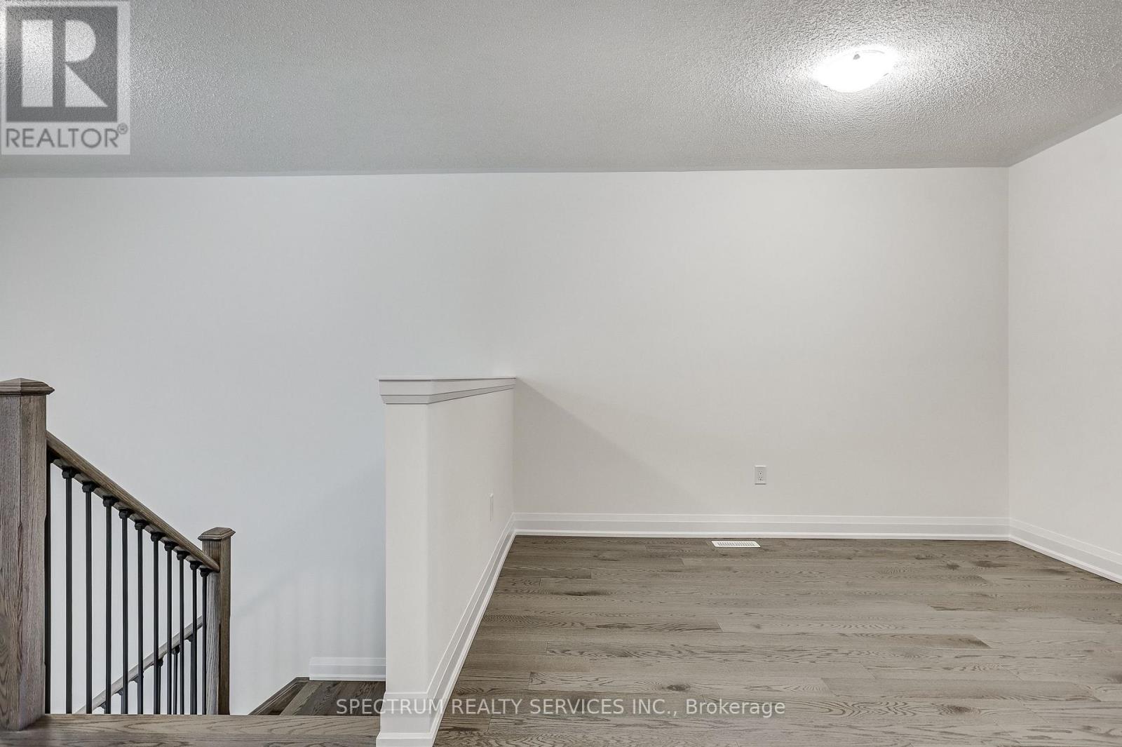 72 ADARIO CRESCENT - 23