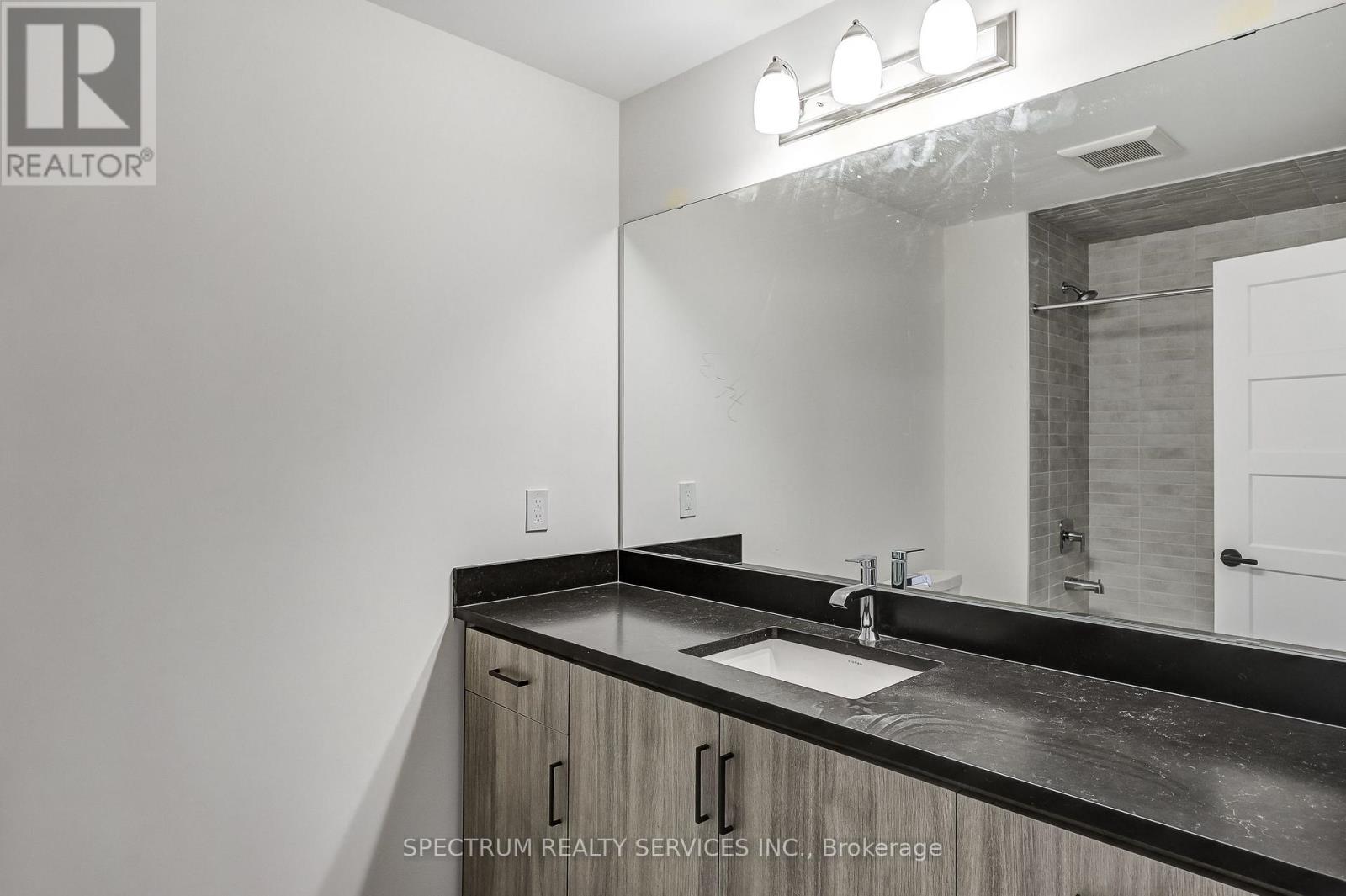 72 ADARIO CRESCENT - 25