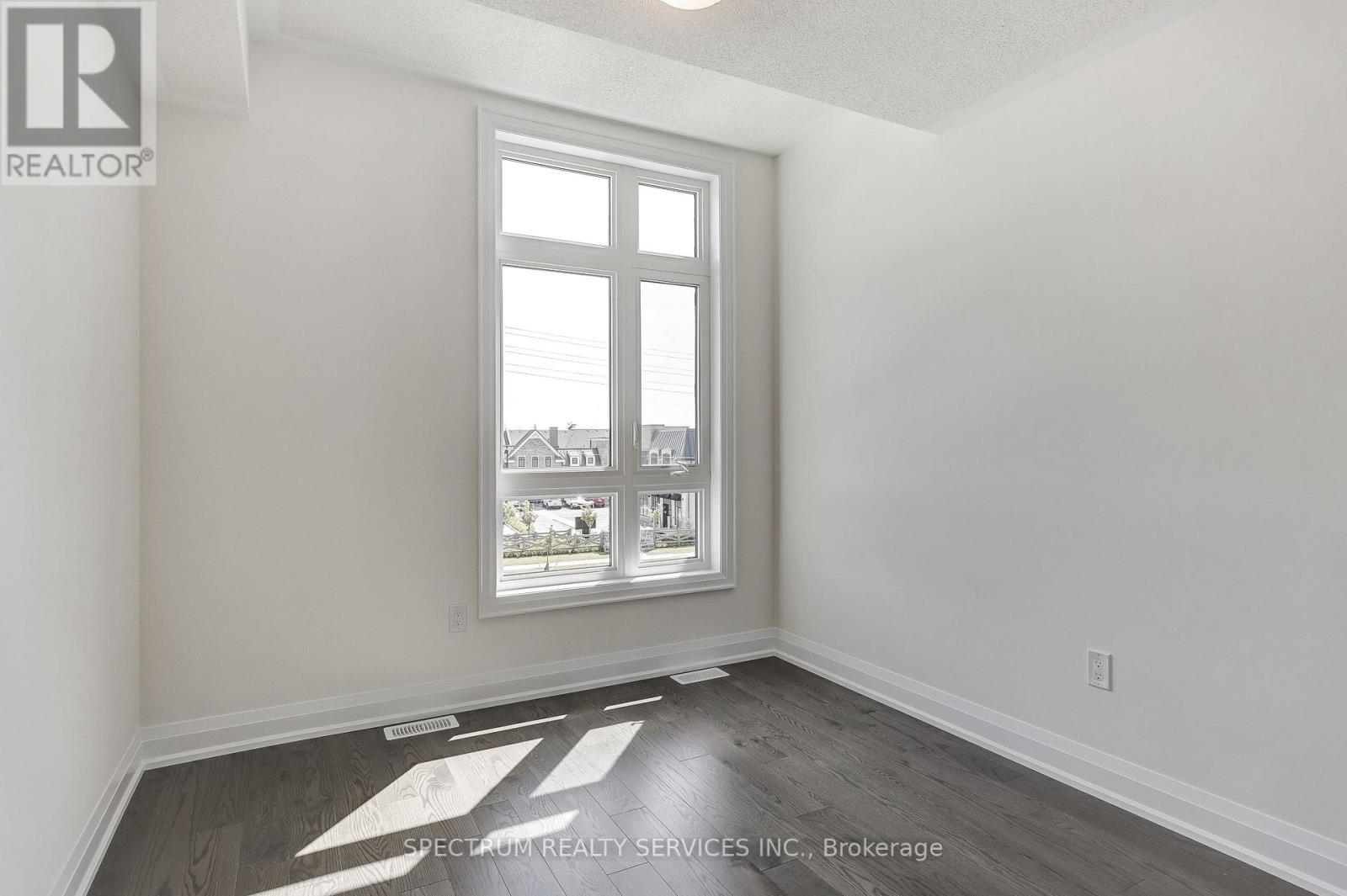 72 ADARIO CRESCENT - 27