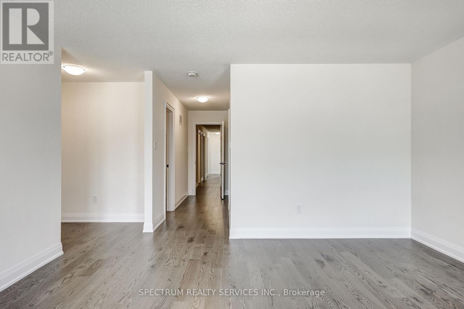 72 ADARIO CRESCENT - 32