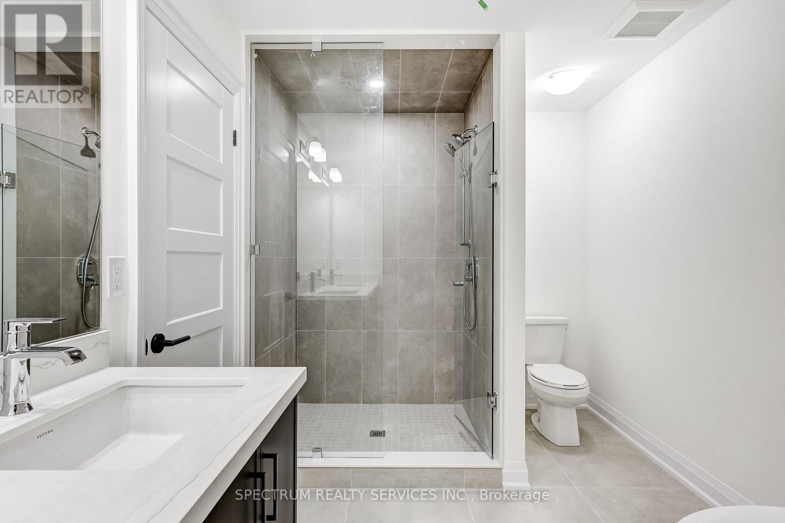 72 ADARIO CRESCENT - 37
