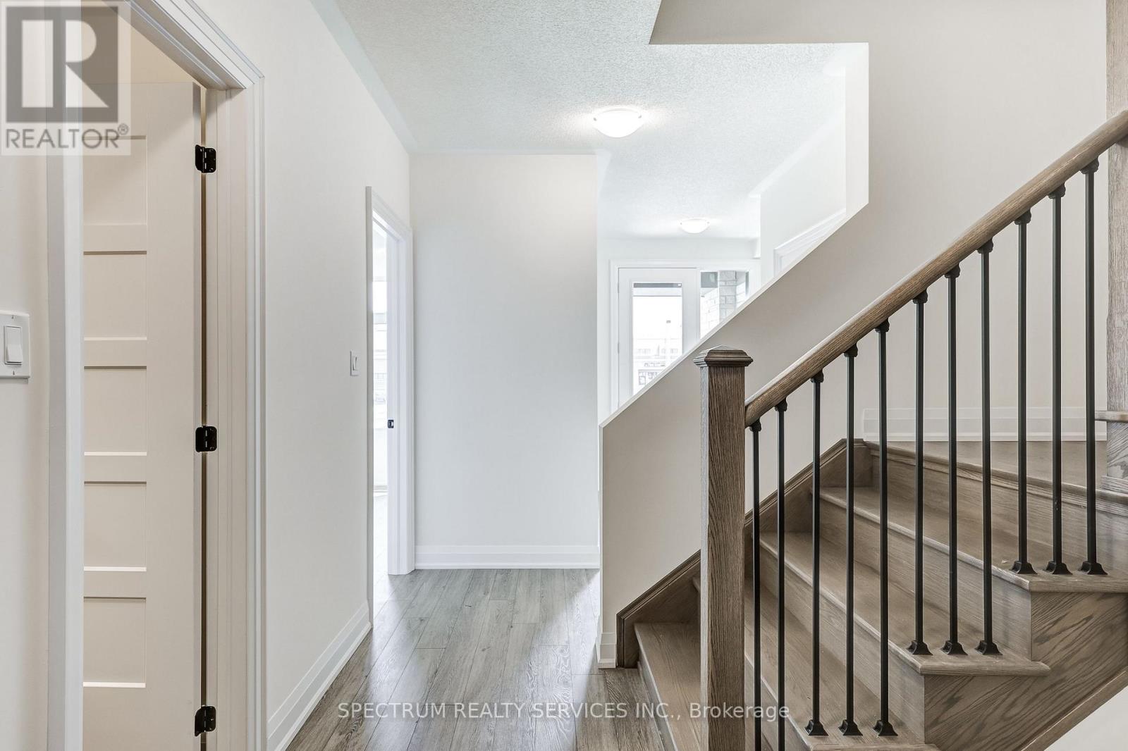 72 ADARIO CRESCENT - 39