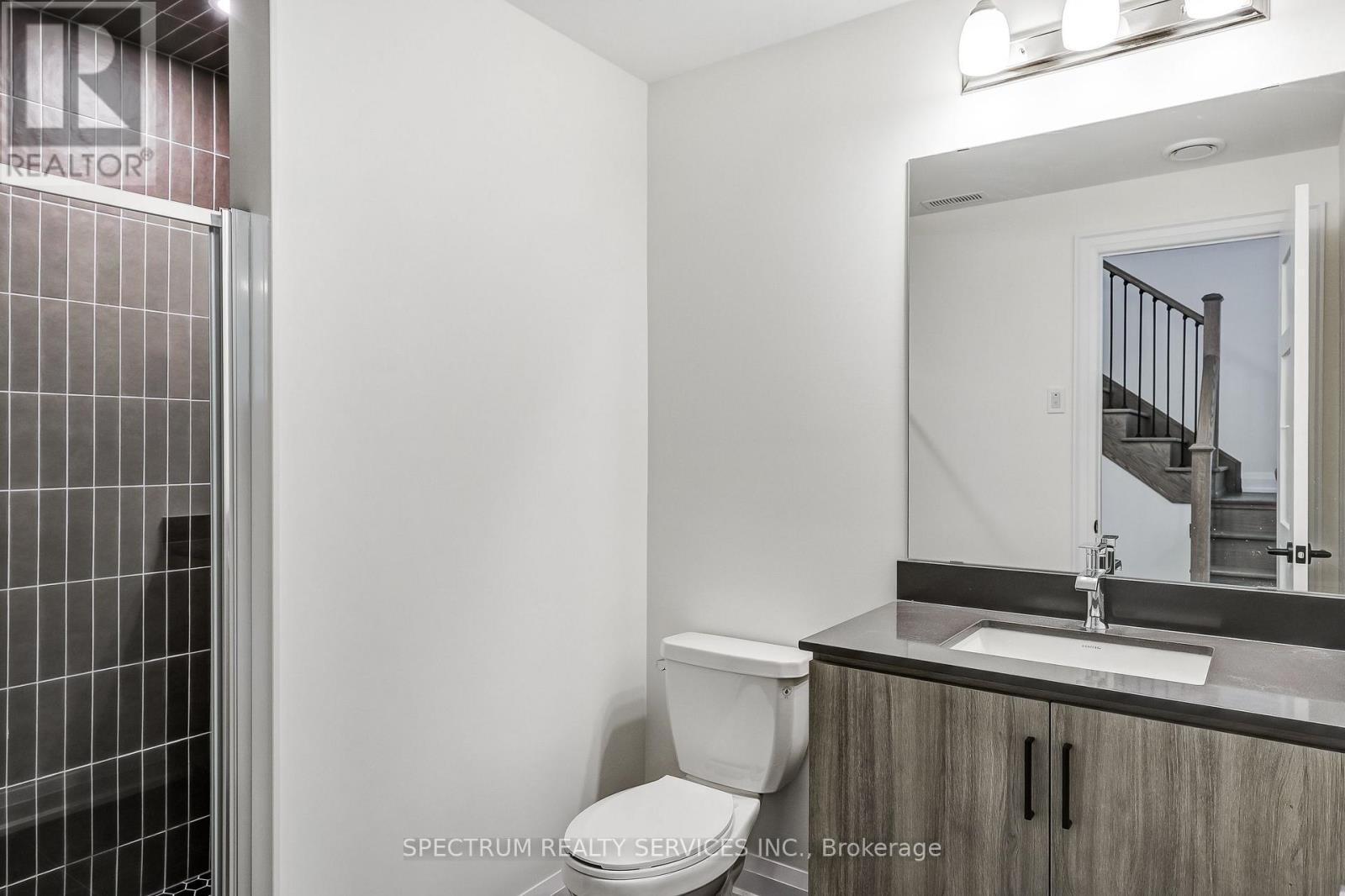 72 ADARIO CRESCENT - 40