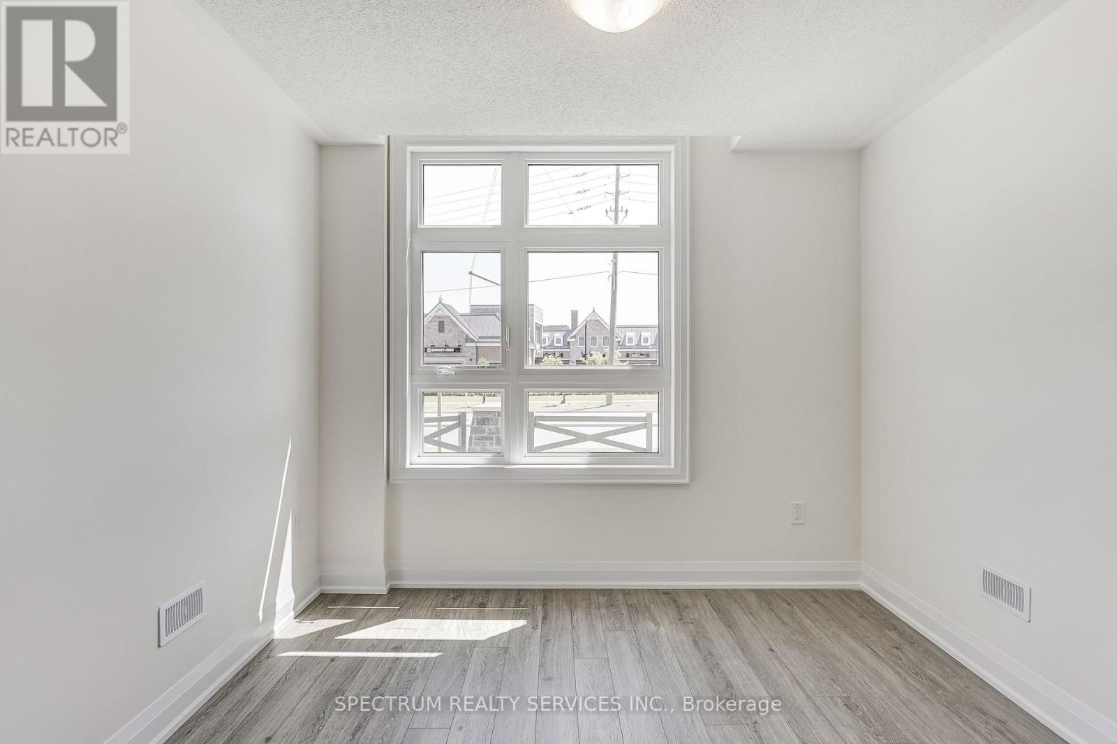 72 ADARIO CRESCENT - 41