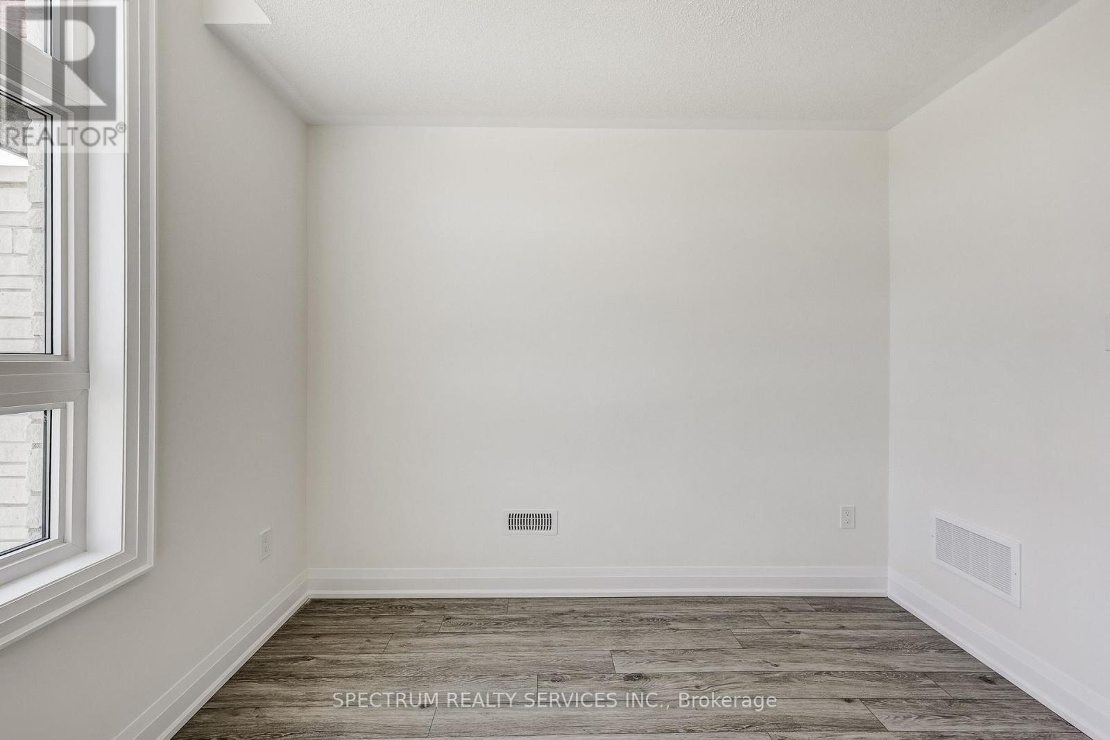 72 ADARIO CRESCENT - 43