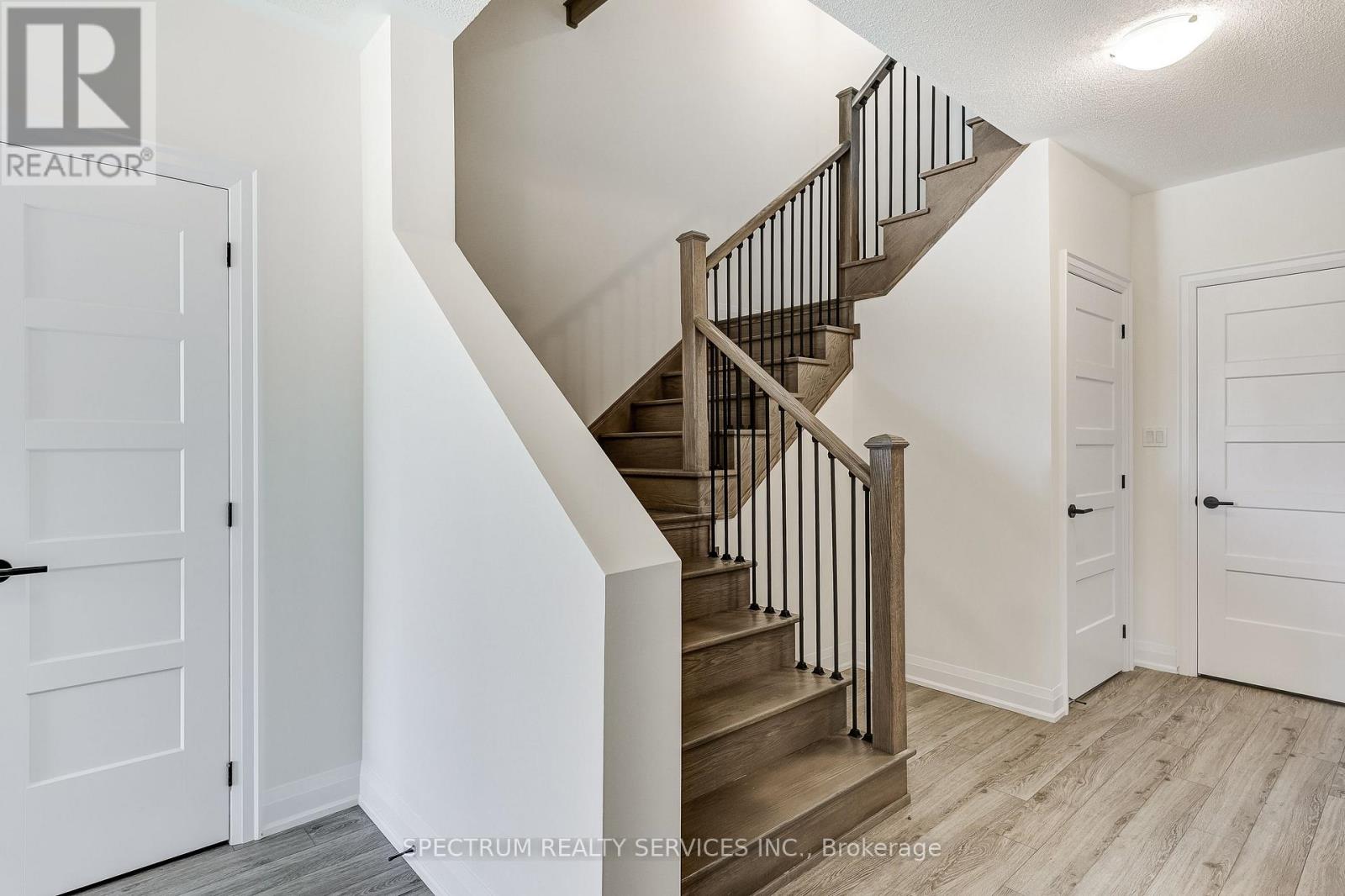 72 ADARIO CRESCENT - 44