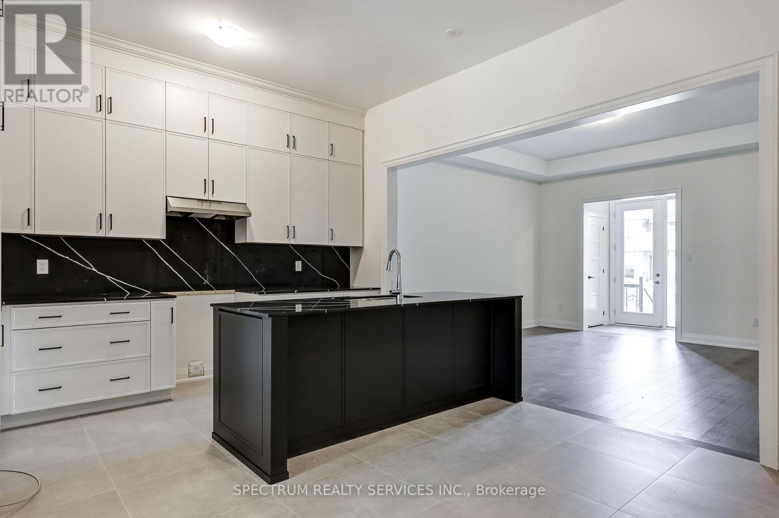 72 ADARIO CRESCENT - 8