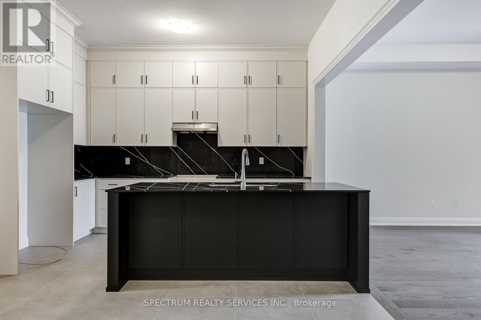 72 ADARIO CRESCENT - 9