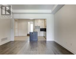 Dining room - 72 Adario Crescent, Vaughan, ON L3L0G3 Photo 6