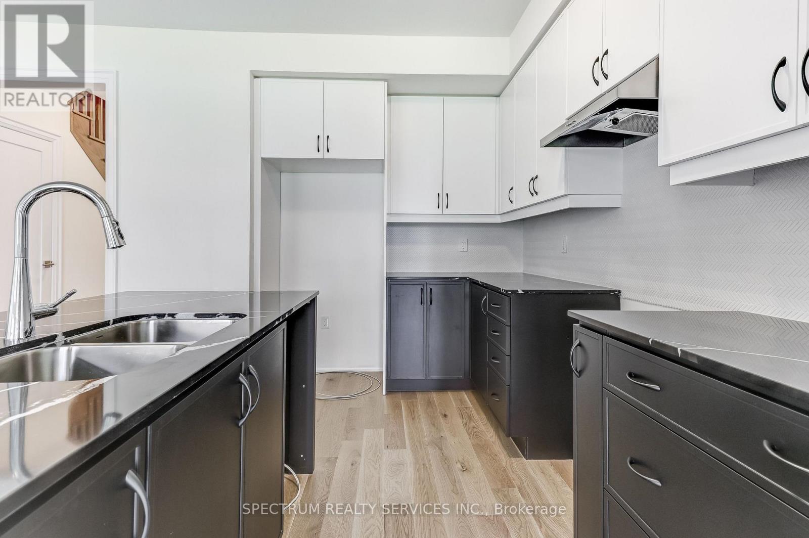 103 ADARIO CRESCENT - 16