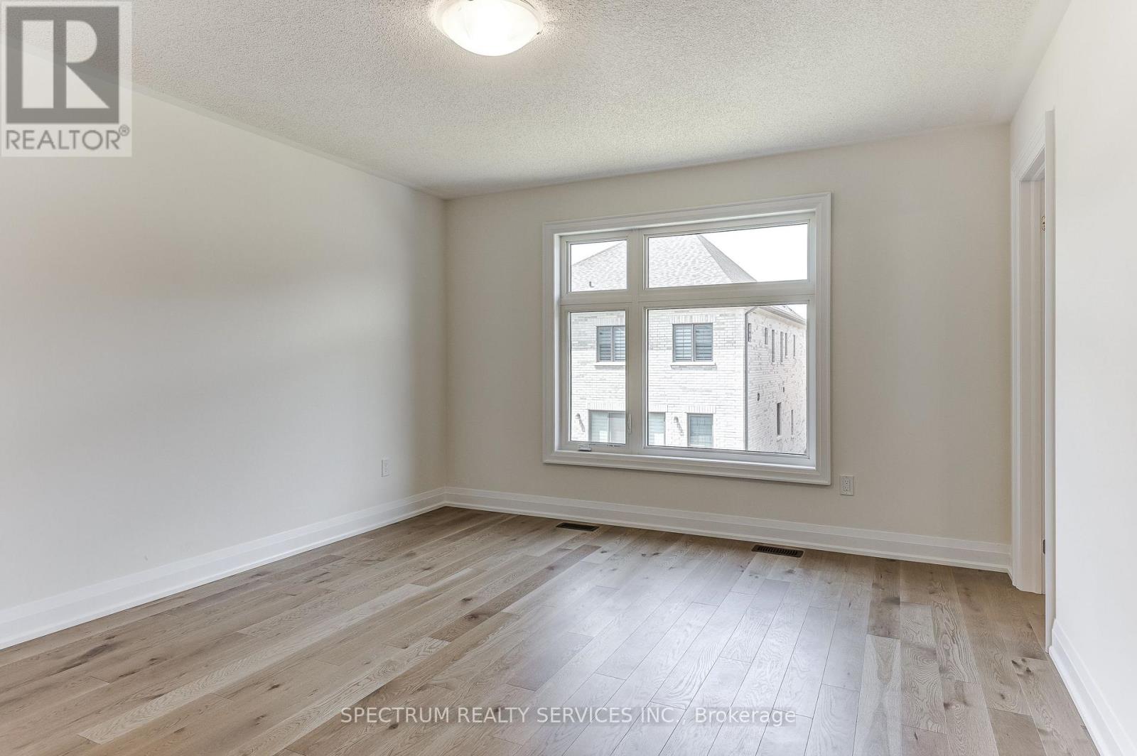 103 ADARIO CRESCENT - 32