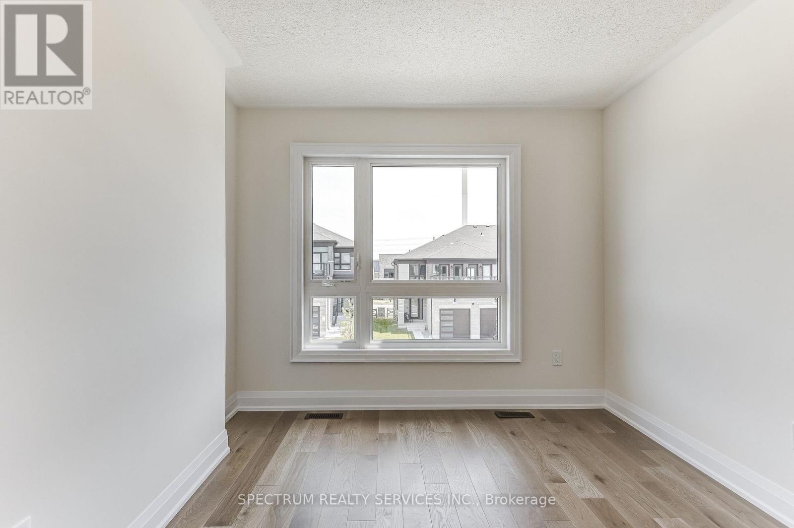 103 ADARIO CRESCENT - 40