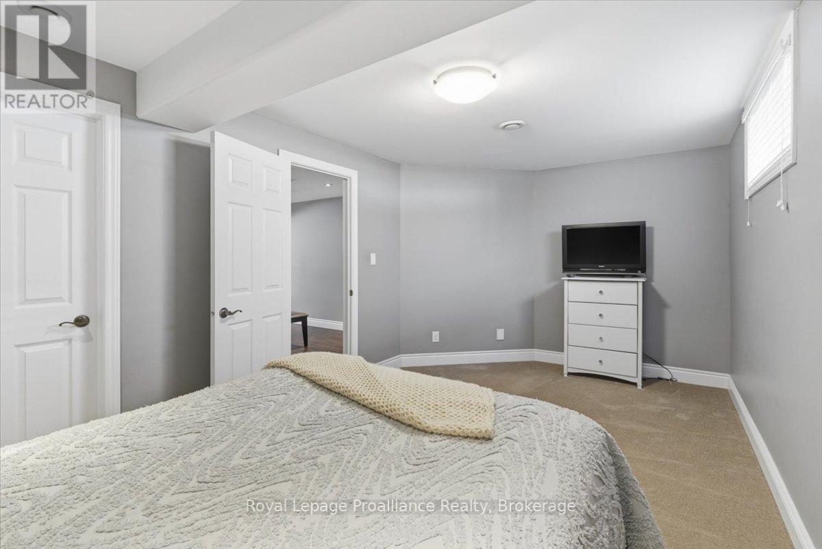 109 PINNACLE STREET - 32