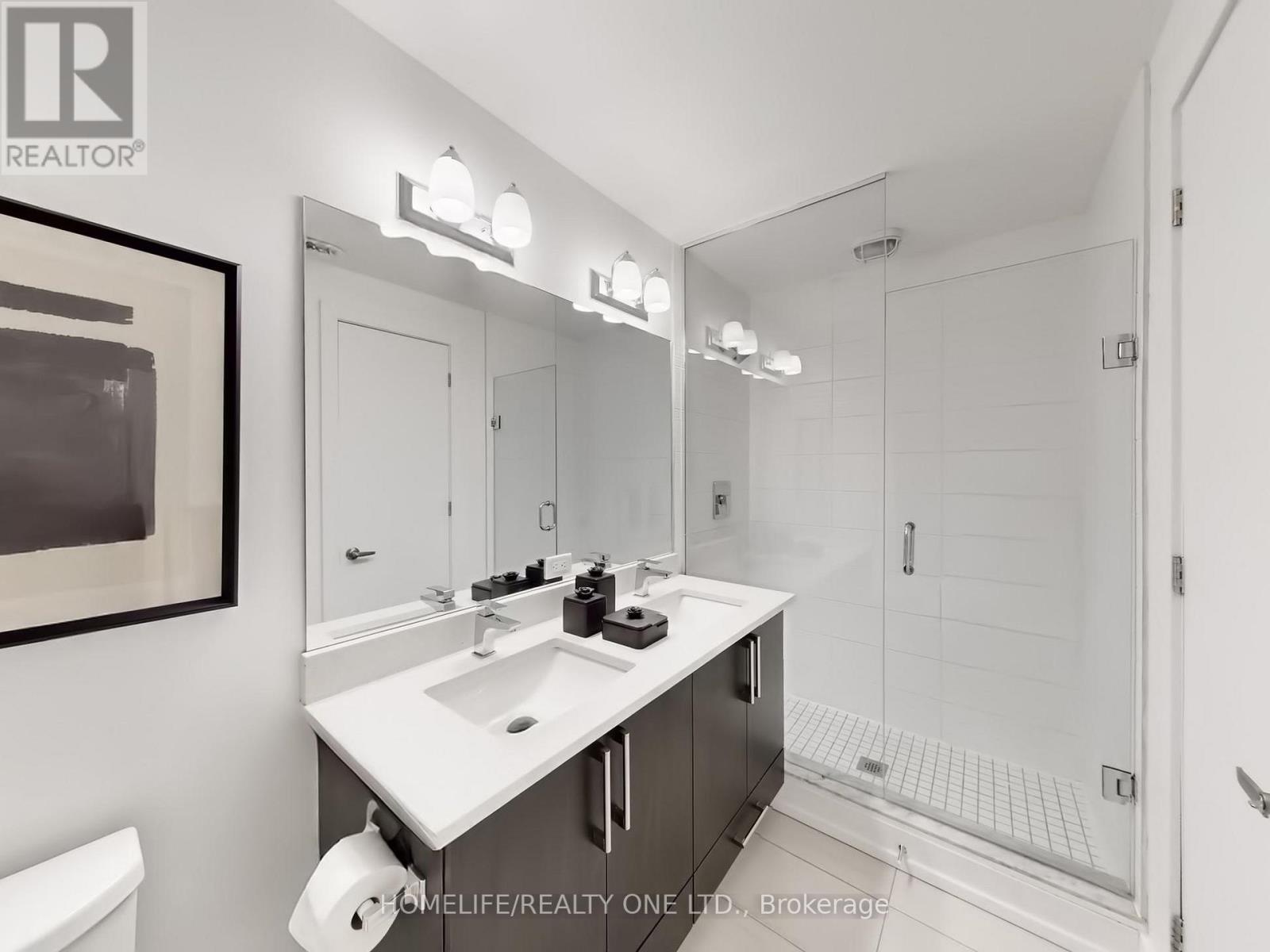 1076 LANSDOWNE AVENUE - 19