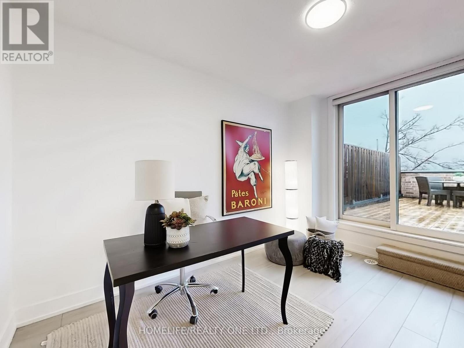 1076 LANSDOWNE AVENUE - 30