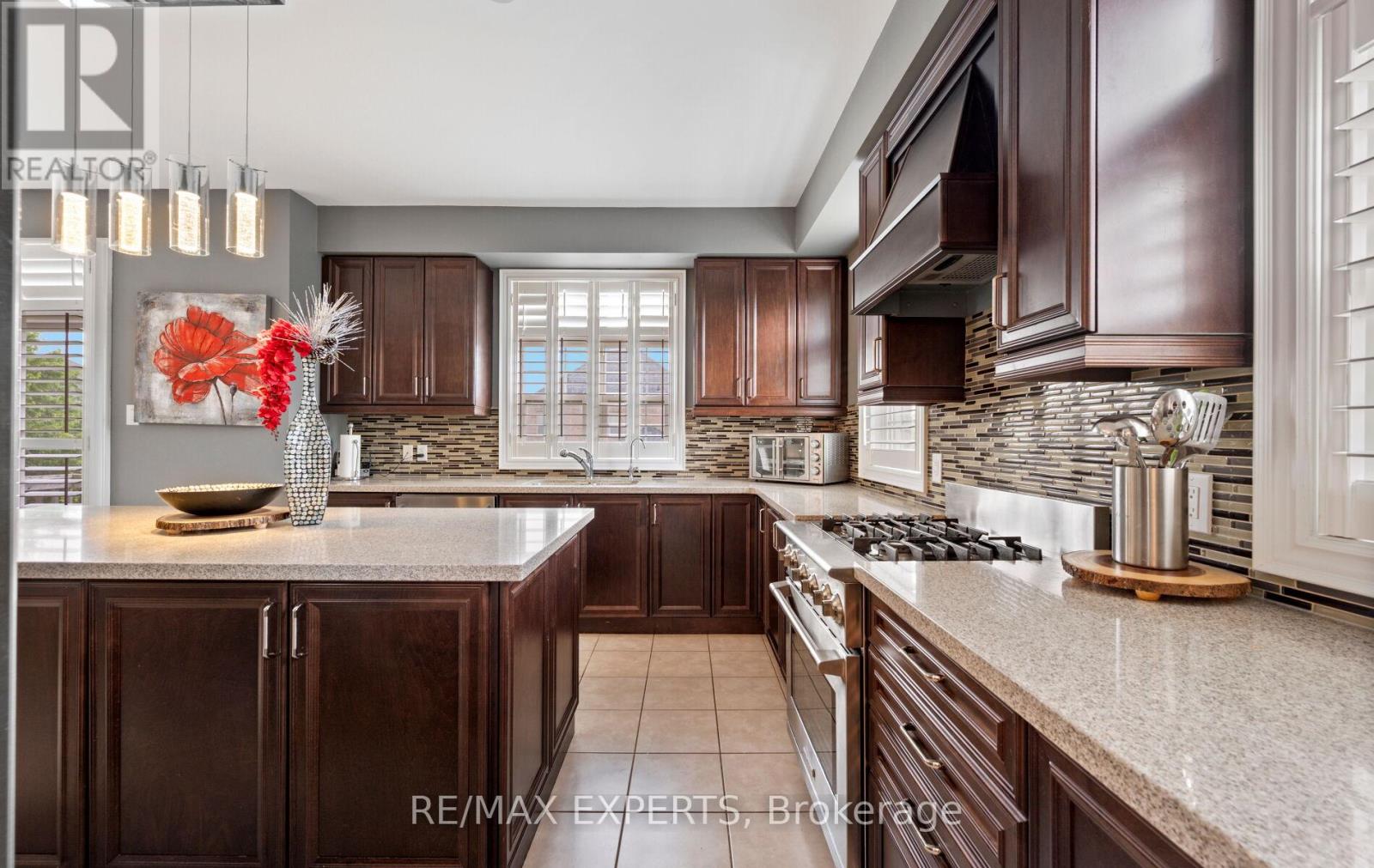 39 PAISLEY GREEN AVENUE - 12