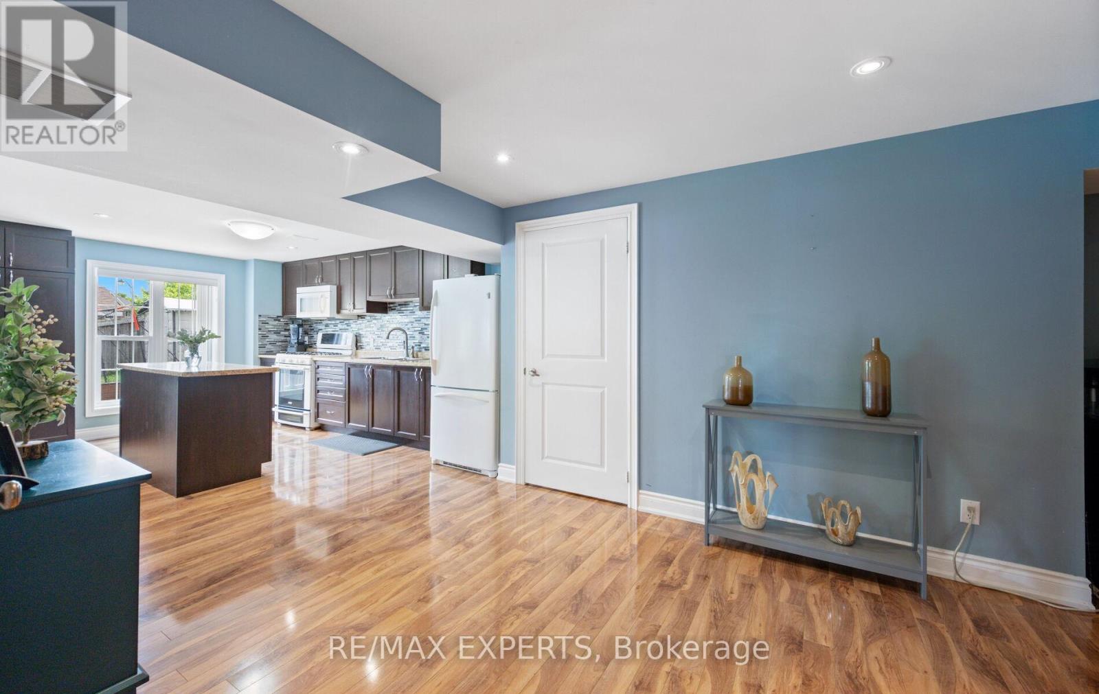 39 PAISLEY GREEN AVENUE - 31