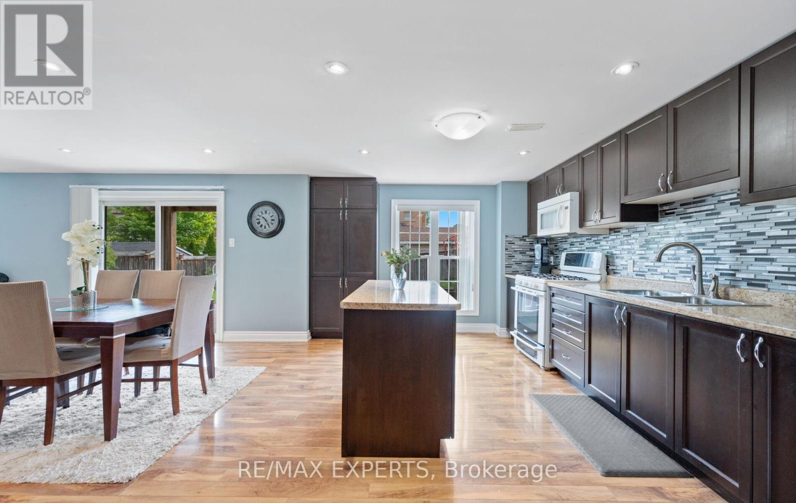 39 PAISLEY GREEN AVENUE - 33