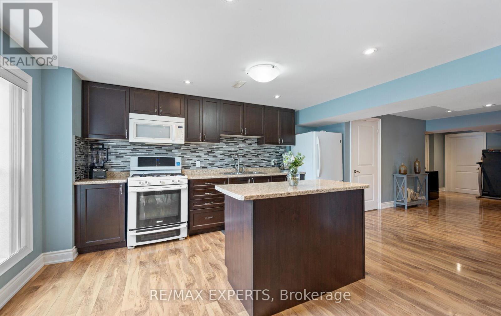 39 PAISLEY GREEN AVENUE - 34