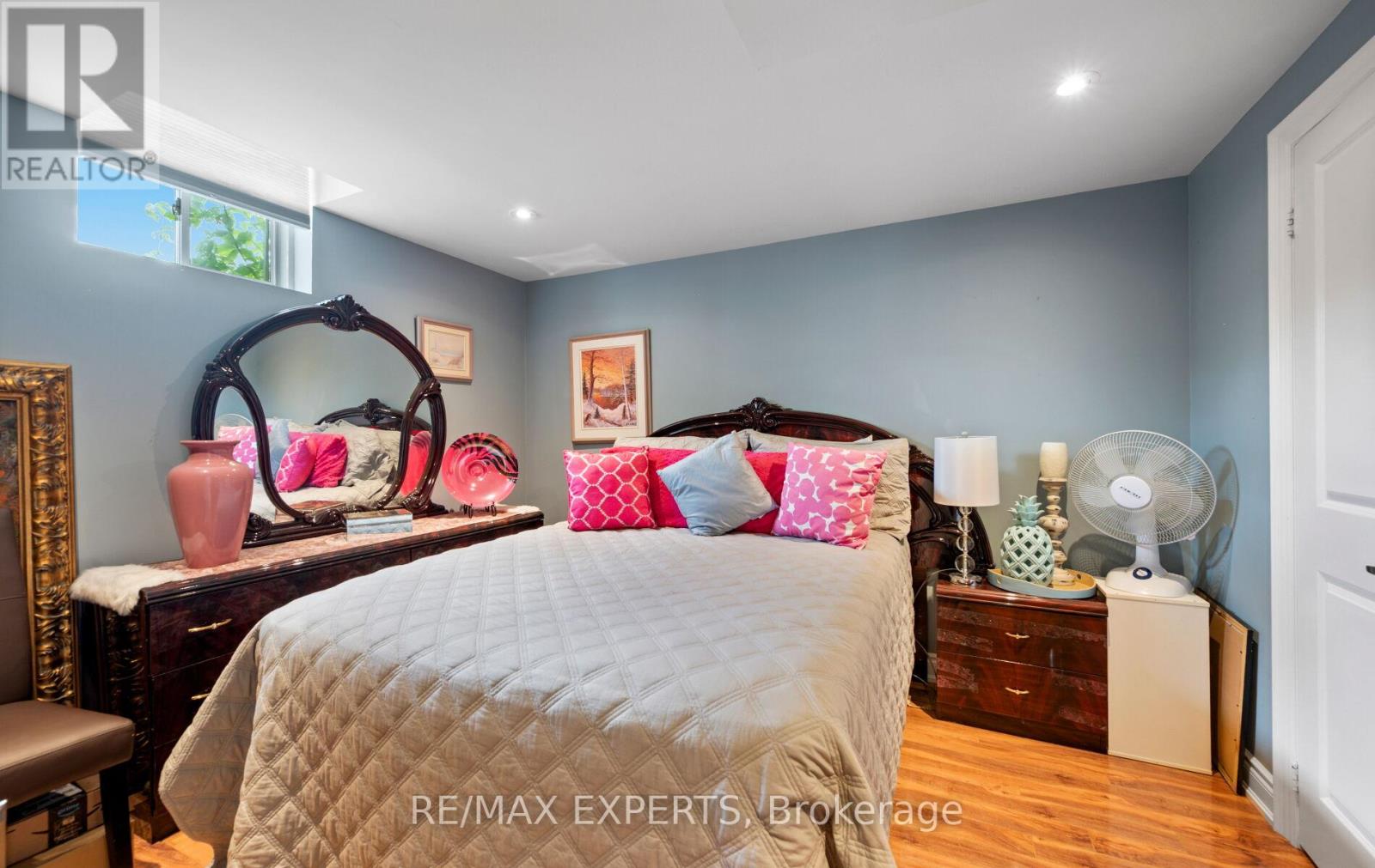 39 PAISLEY GREEN AVENUE - 40