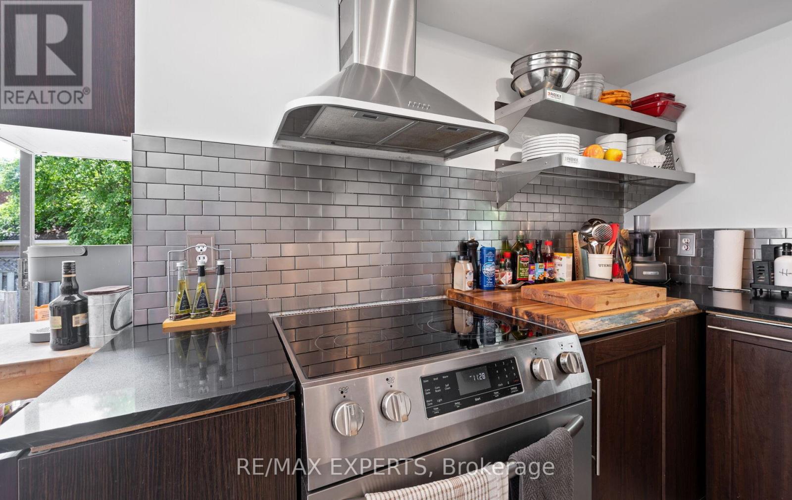 1 GOODFELLOW CRESCENT - 12