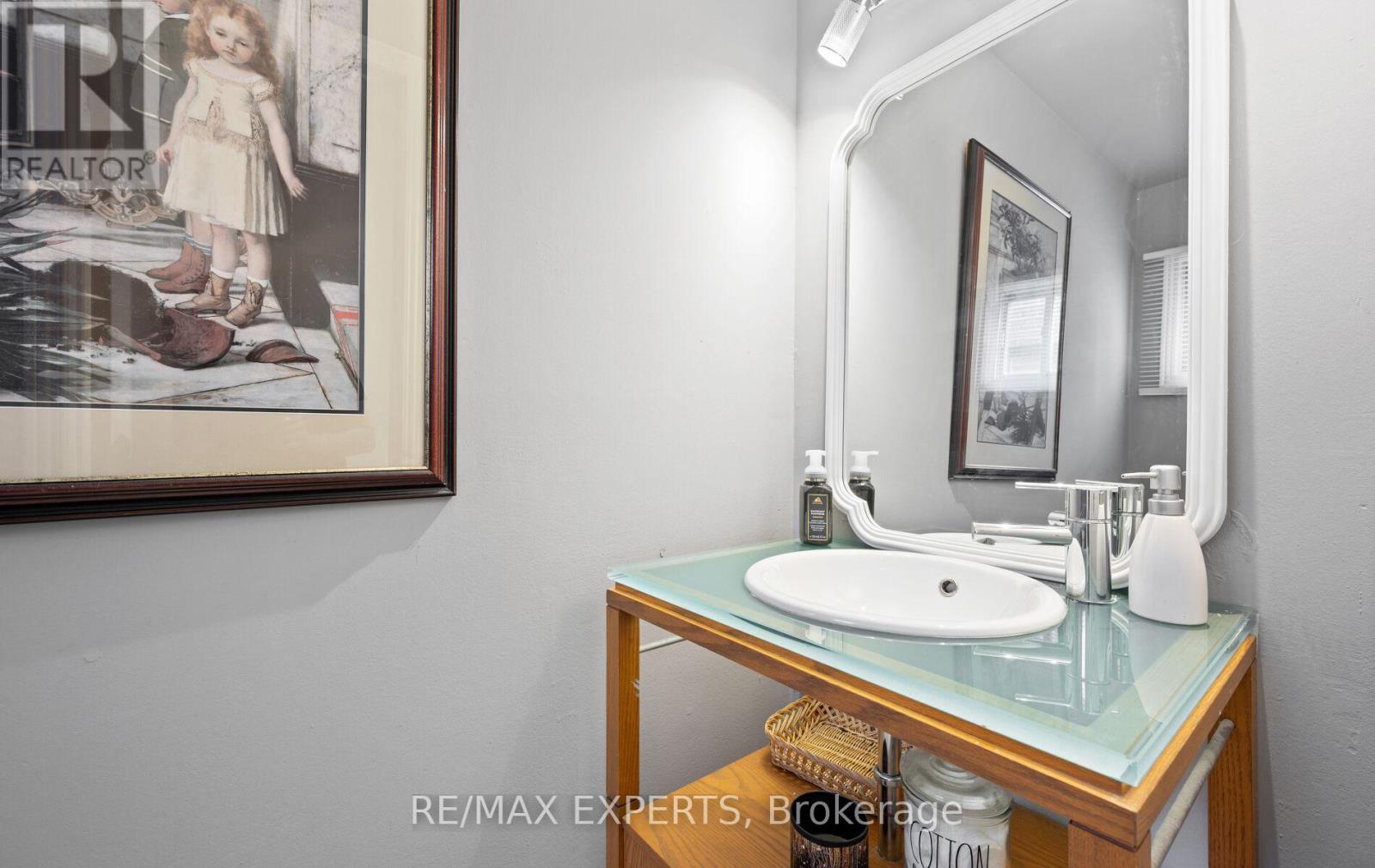 1 GOODFELLOW CRESCENT - 17