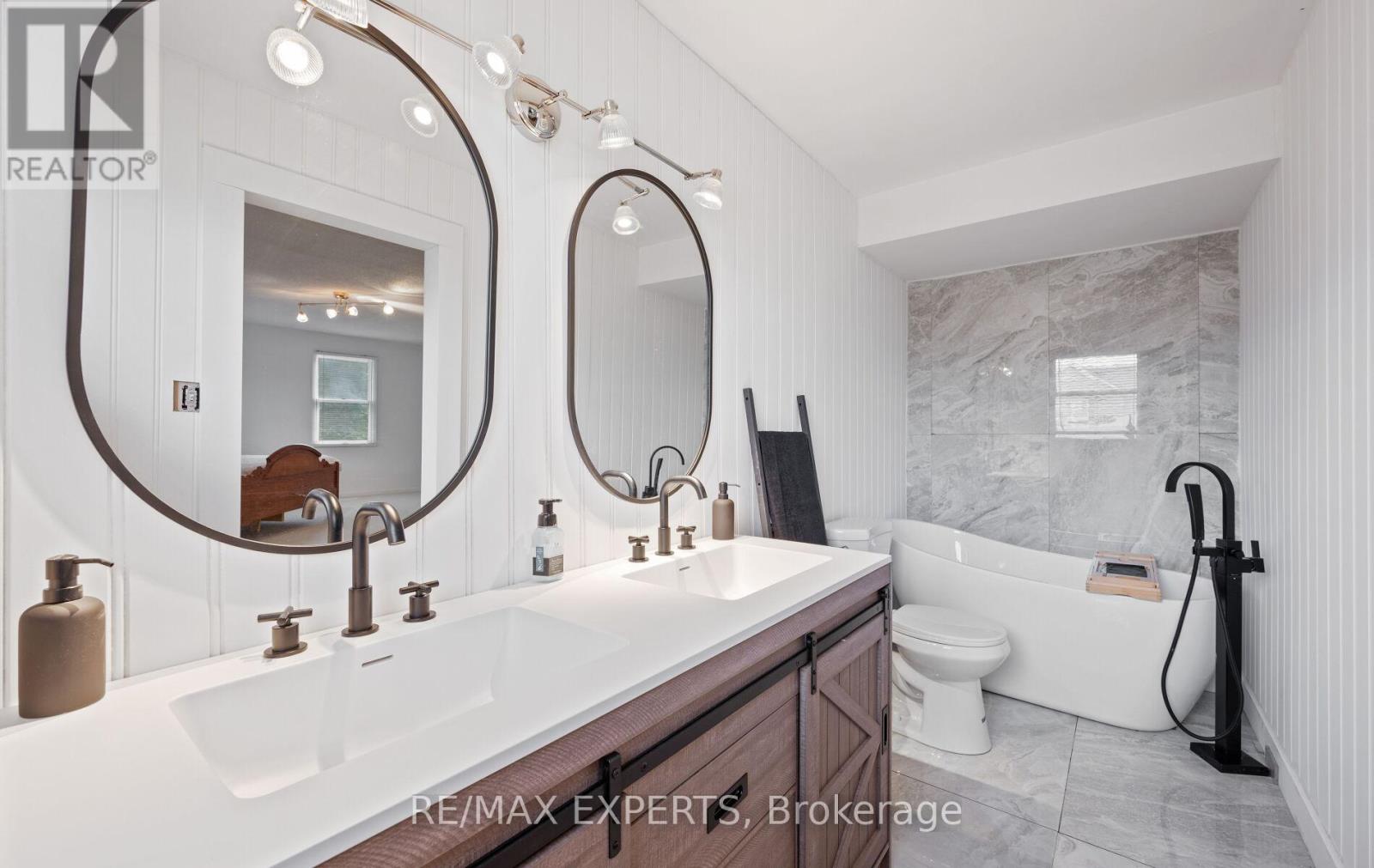 1 GOODFELLOW CRESCENT - 25