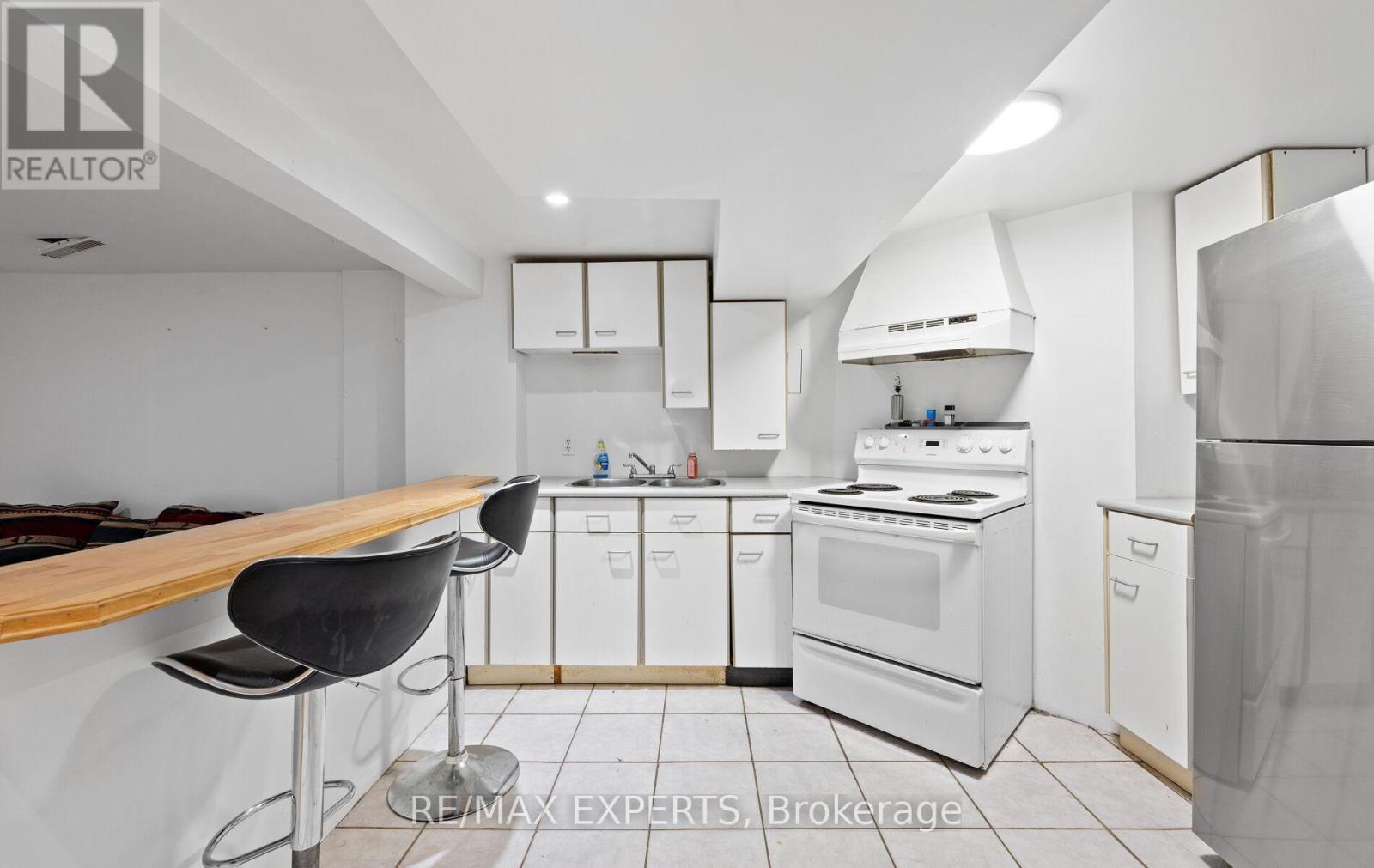 1 GOODFELLOW CRESCENT - 34