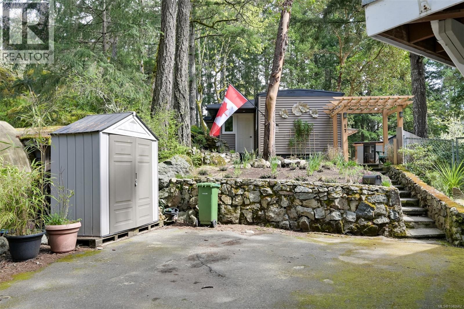 17 2500 Florence Lake Rd, Langford