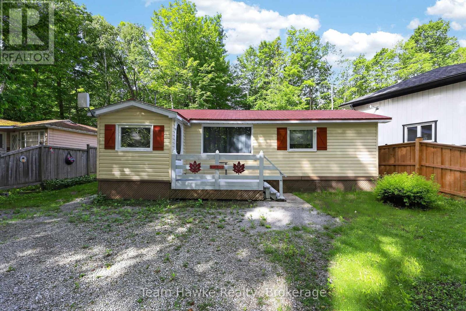 48 MCARTHUR DRIVE - 1
