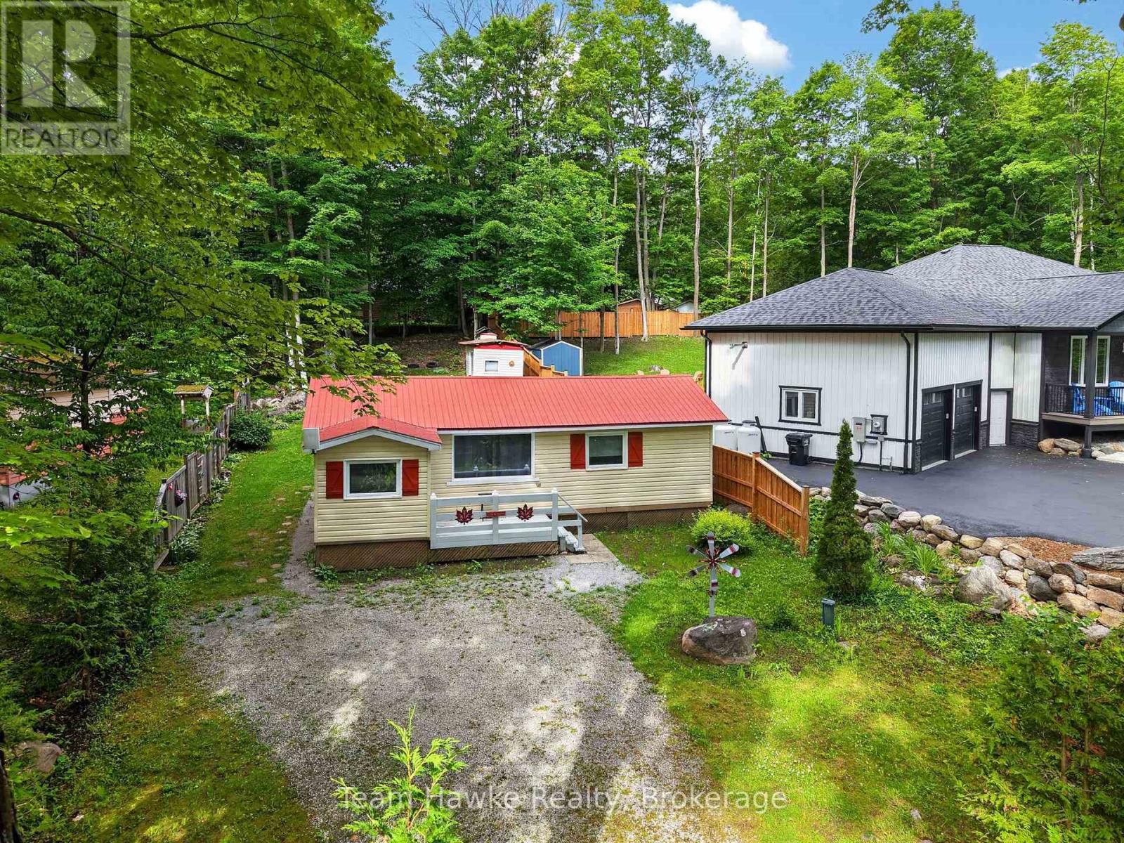 48 MCARTHUR DRIVE - 17