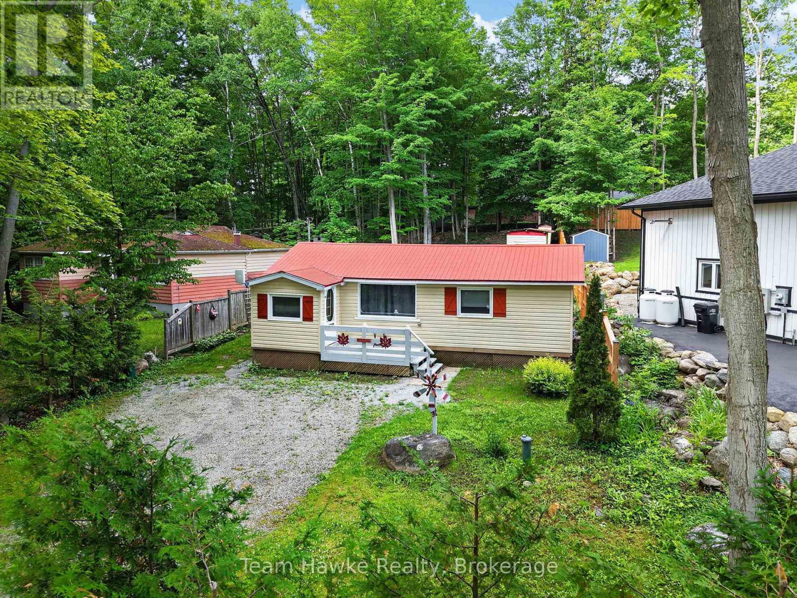 48 MCARTHUR DRIVE - 18