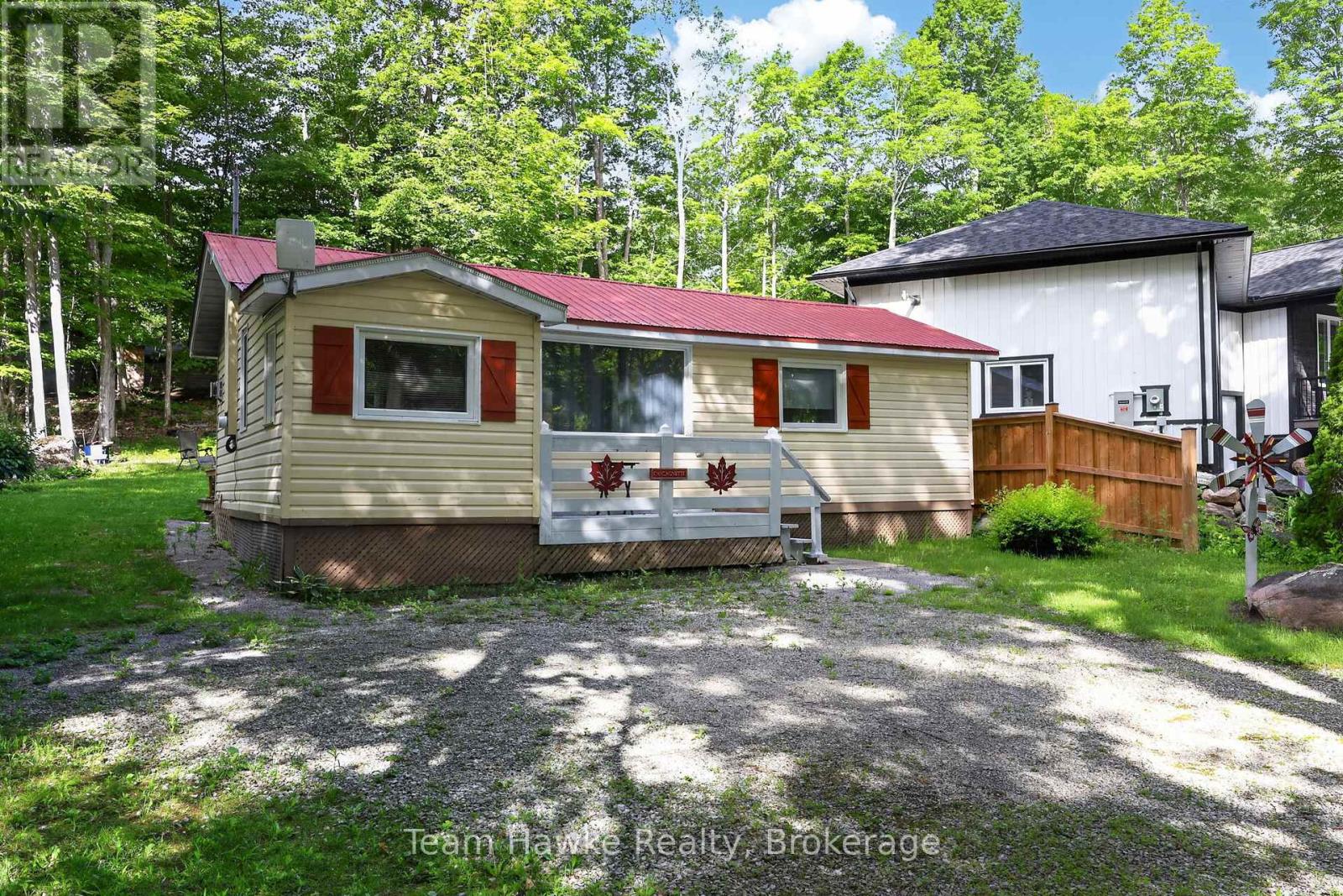 48 MCARTHUR DRIVE - 2