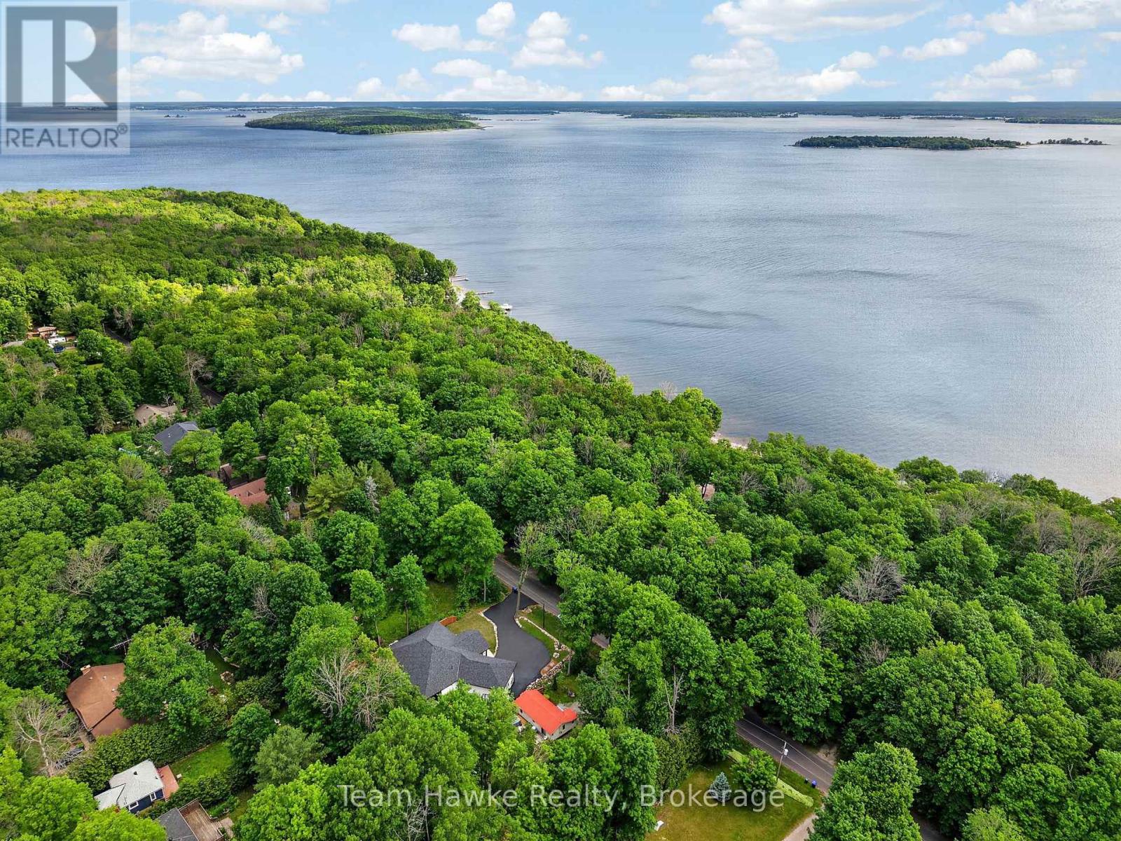48 MCARTHUR DRIVE - 23