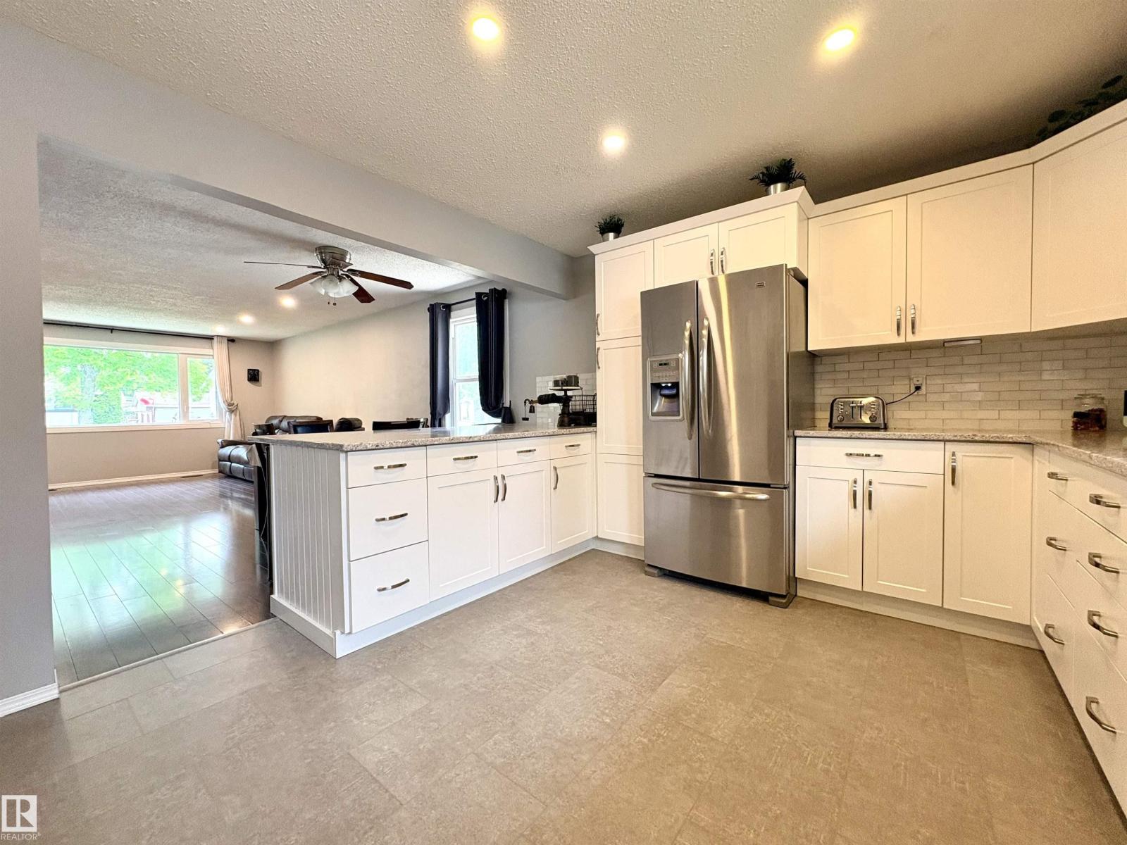 41 ABBEY CR — photo 14