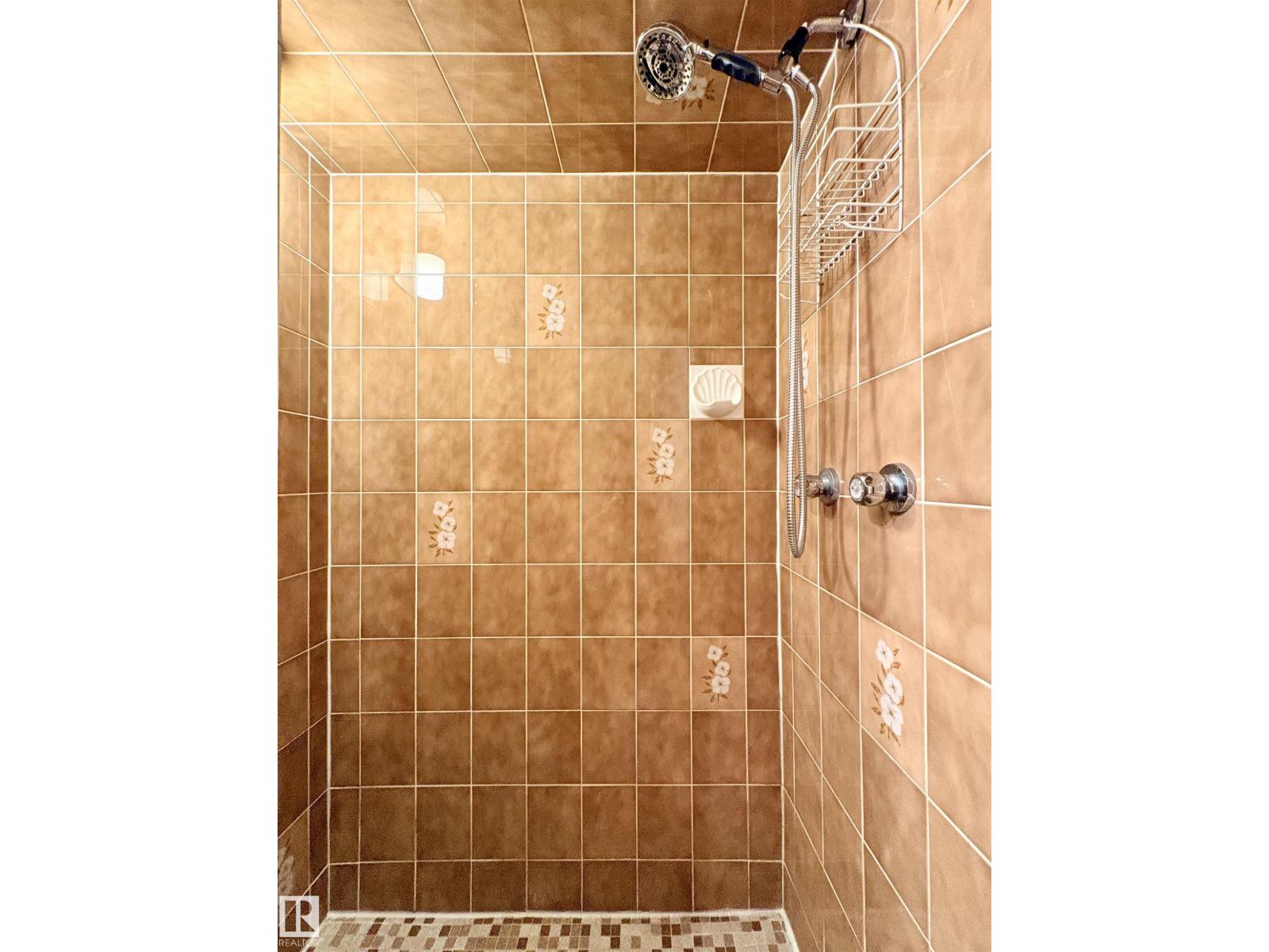 41 ABBEY CR — photo 35