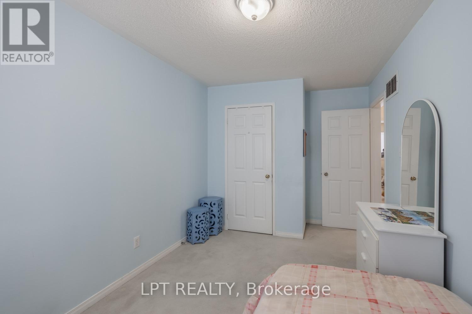 3040 BENTLEY DRIVE - 16