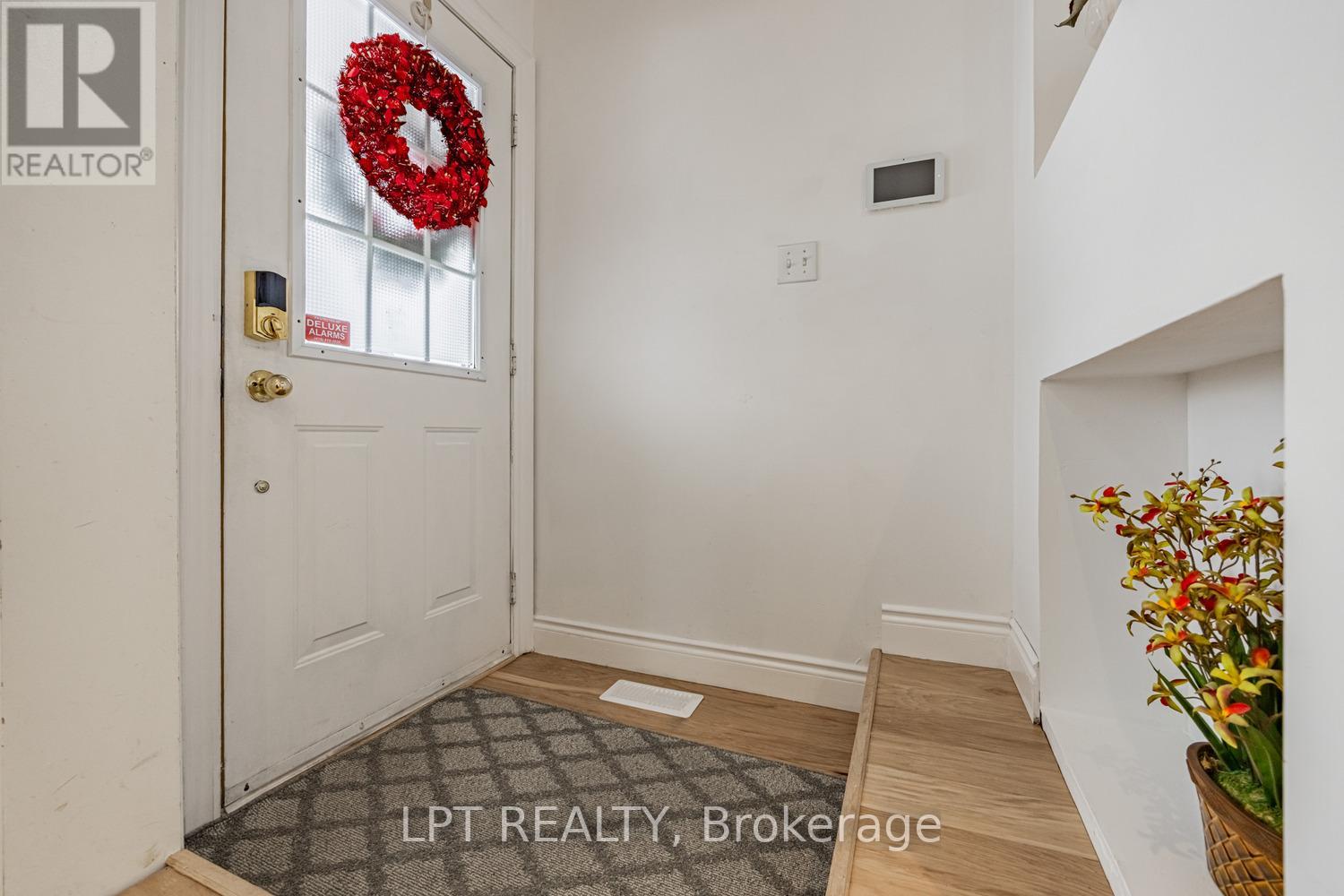 3040 BENTLEY DRIVE - 25