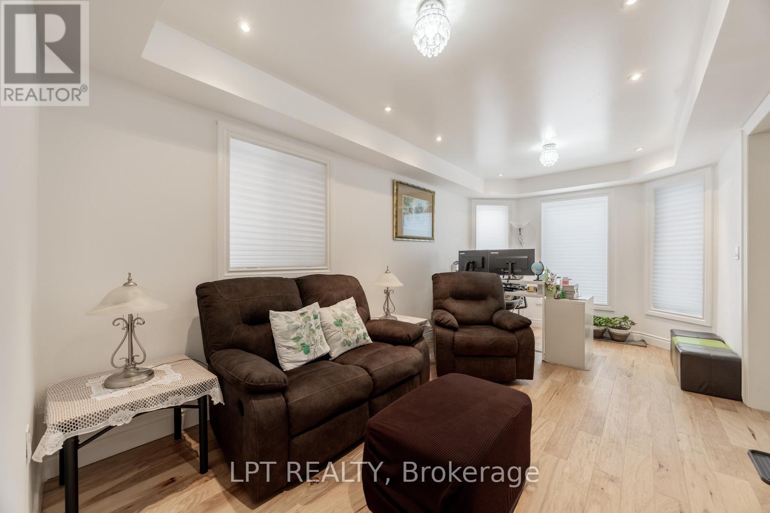 3040 BENTLEY DRIVE - 11