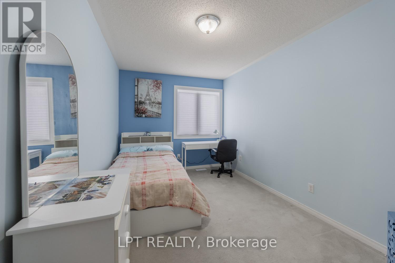 3040 BENTLEY DRIVE - 17