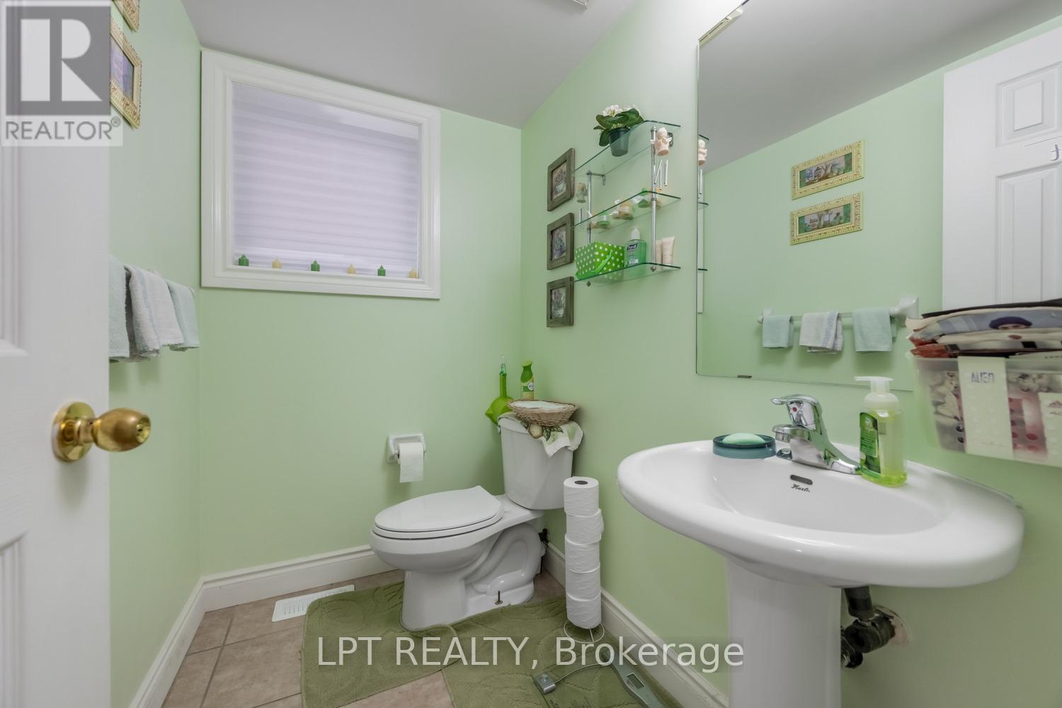 3040 BENTLEY DRIVE - 24