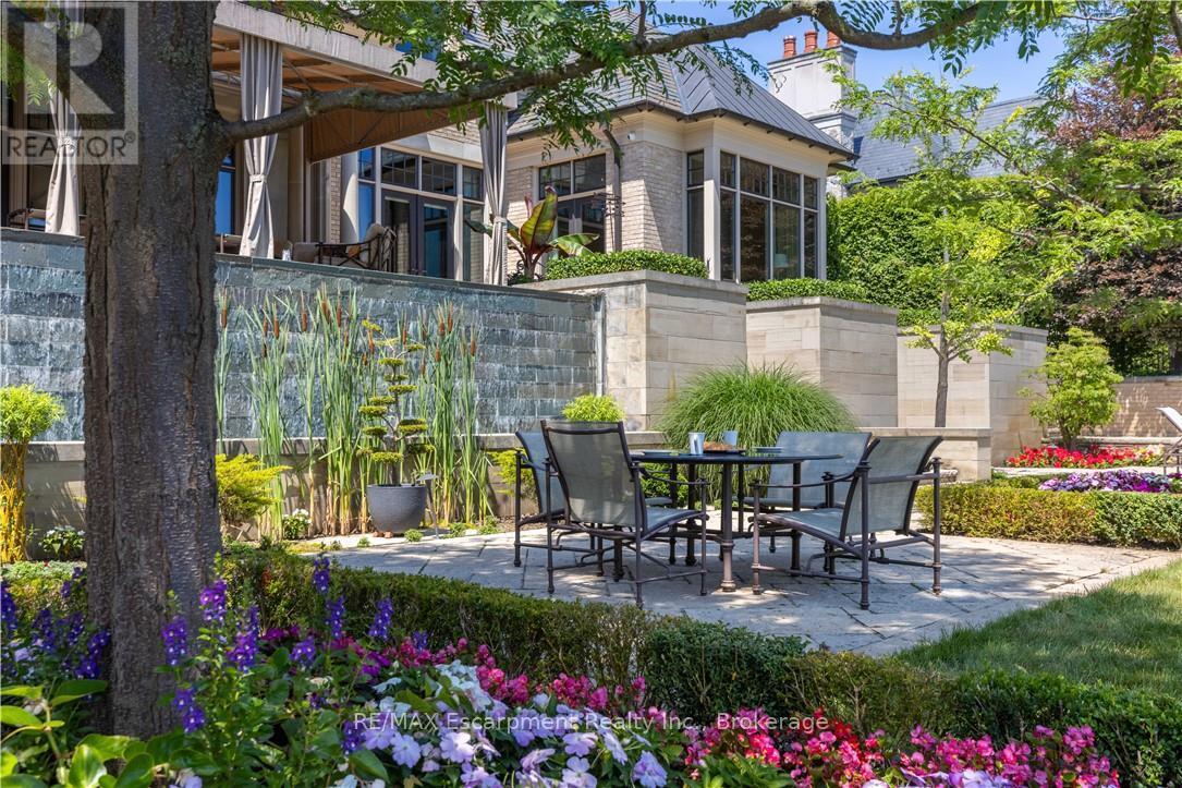 2054 LAKESHORE ROAD E - 35