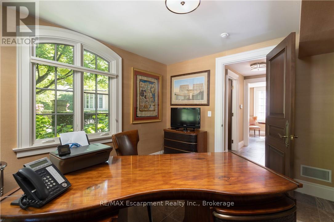 2054 LAKESHORE ROAD E - 38