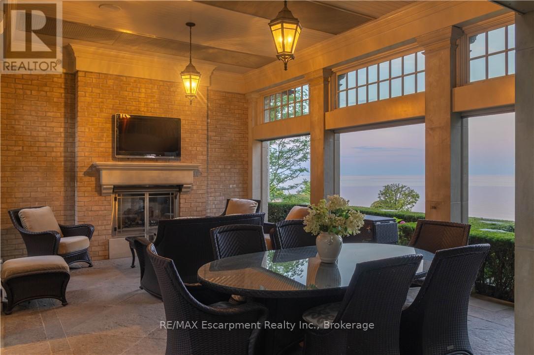 2054 LAKESHORE ROAD E - 37