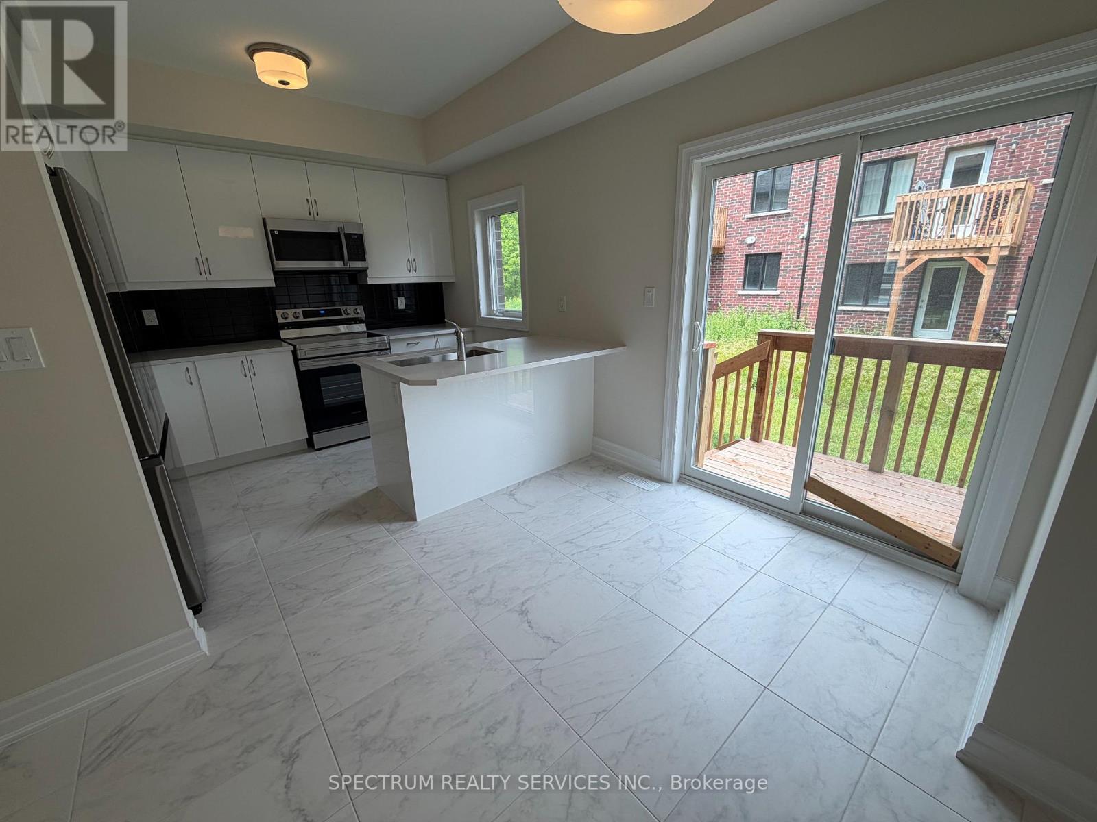 #51 620 COLBORNE STREET W - 5