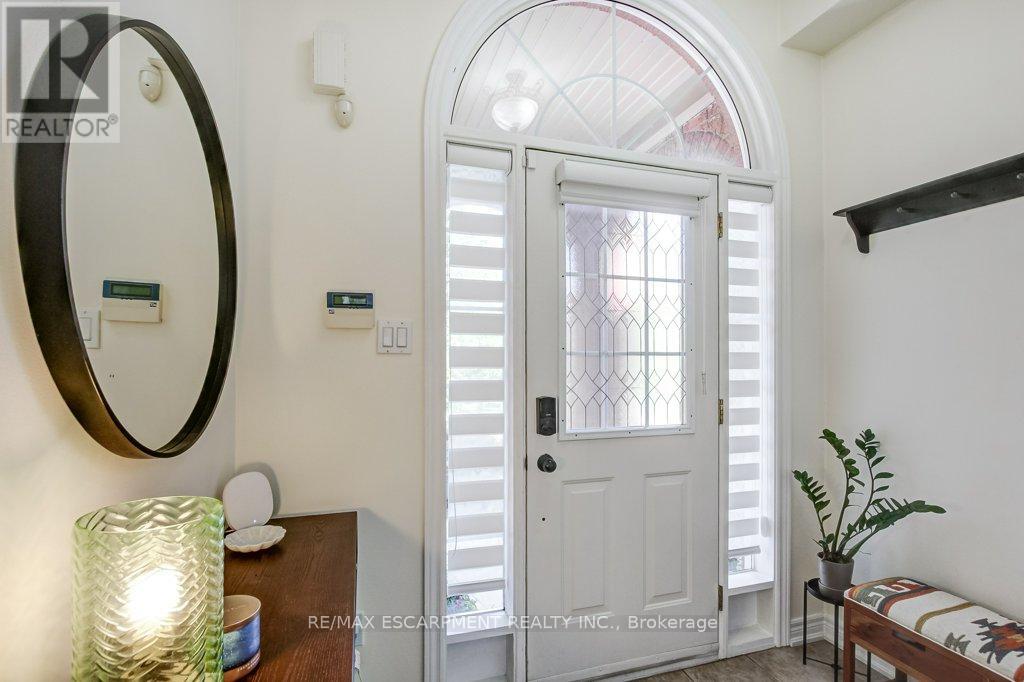 178 CHUDLEIGH STREET - 4