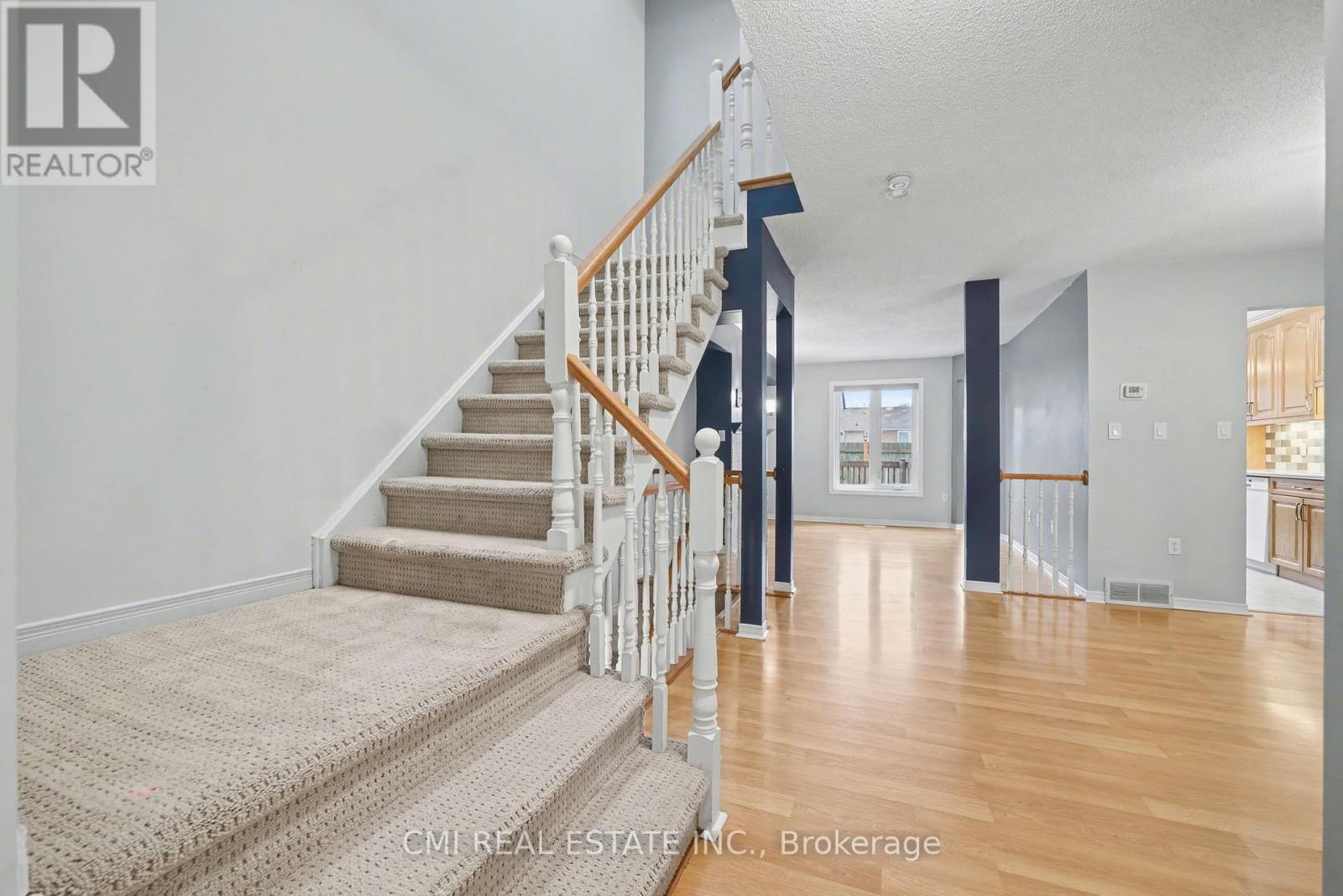 #3 5070 DRUMMOND ROAD - 10