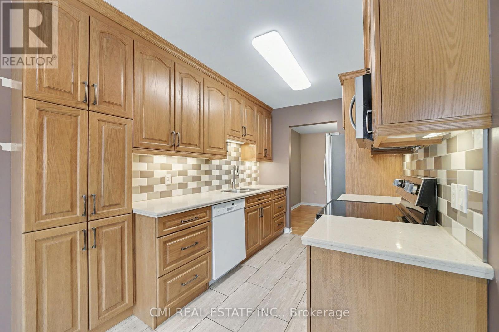 #3 5070 DRUMMOND ROAD - 14